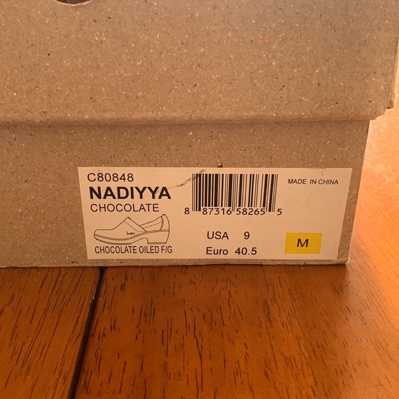 Gently worn Boc slip on brown shoes/clogs. - Picture 2 of 7